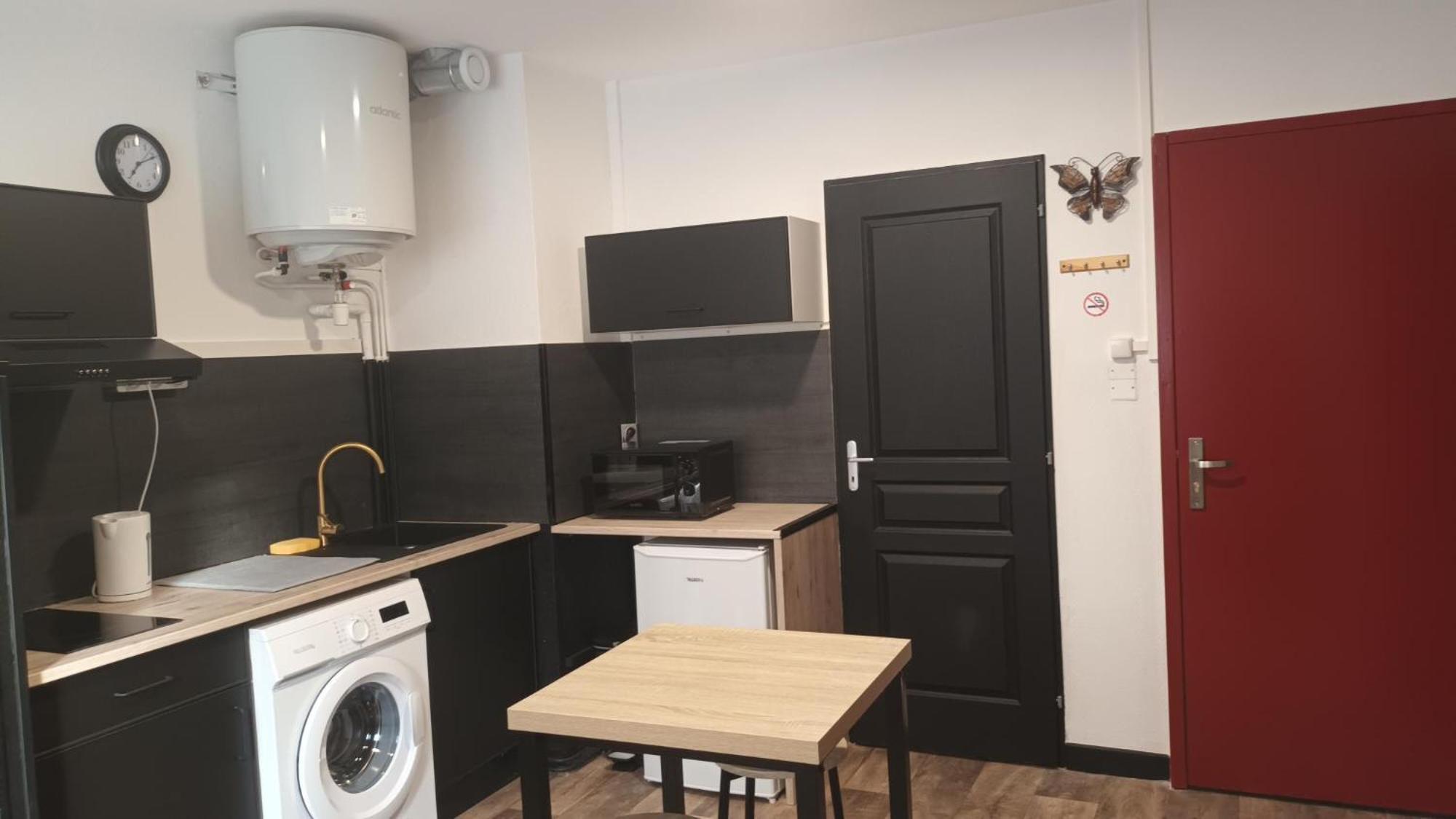 Appartement T1 Proche De Vulcania Pontaumur Zewnętrze zdjęcie
