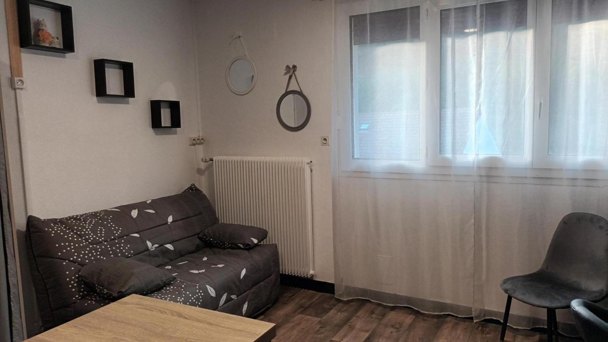 Appartement T1 Proche De Vulcania Pontaumur Zewnętrze zdjęcie
