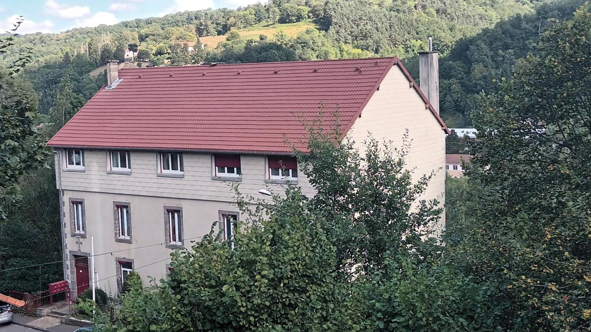 Appartement T1 Proche De Vulcania Pontaumur Zewnętrze zdjęcie